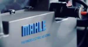 Na noite de segunda-feira (23), a Mahle Metal Leve (LEVE3), fabricante de autopeças, protocolou um pedido de registro de oferta pública de distribuição primária e secundária (follow-on) junto à Comissão de Valores Mobiliários (CVM).