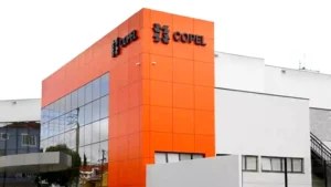 Copel registra lucro de R$ 441 mi, com alta de 16,6%. Receitas impulsionadas por reajustes tarifários e expansão na oferta de energia.