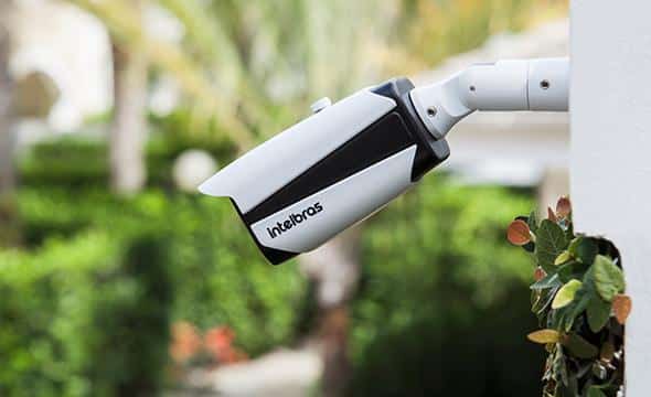 Intelbras divulga resultados do terceiro trimestre com desafios, mas é vista como uma oportunidade de investimento devido à sua posição sólida de caixa.