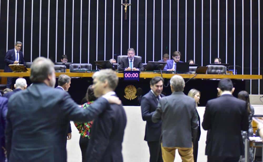 Câmara aprova incentivo fiscal para montadoras no Nordeste Fiat BYD reforma tributária 2032