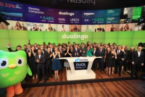 Duolingo lidera: ações em alta e marketing premiado