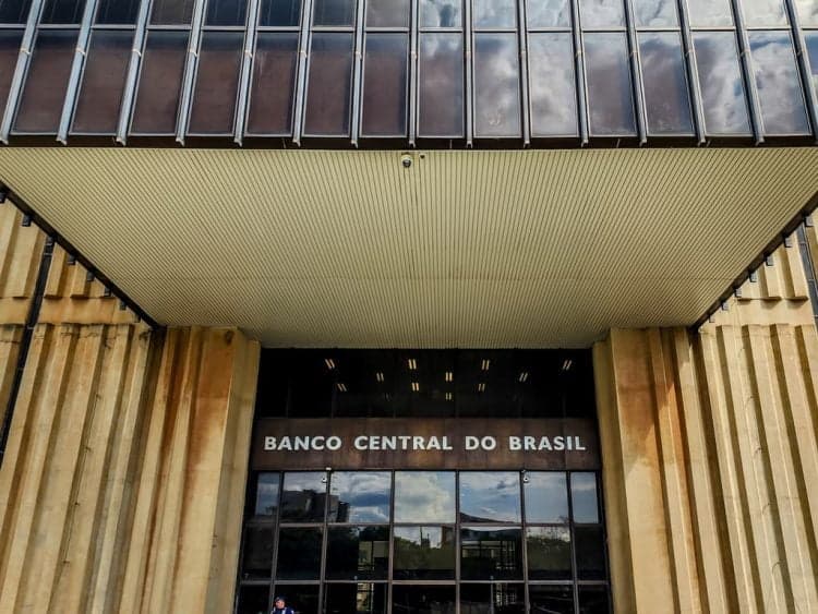 Banco Central eleva projeção do PIB para 2,3% este ano