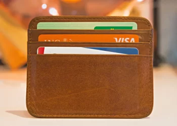Cartão de crédito Cartão de crédito -Stephen Phillips /Unsplash) - transações