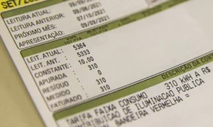 Conta de luz fica mais cara com bandeira amarela
