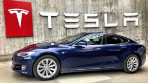 Tesla Fans Schweiz
