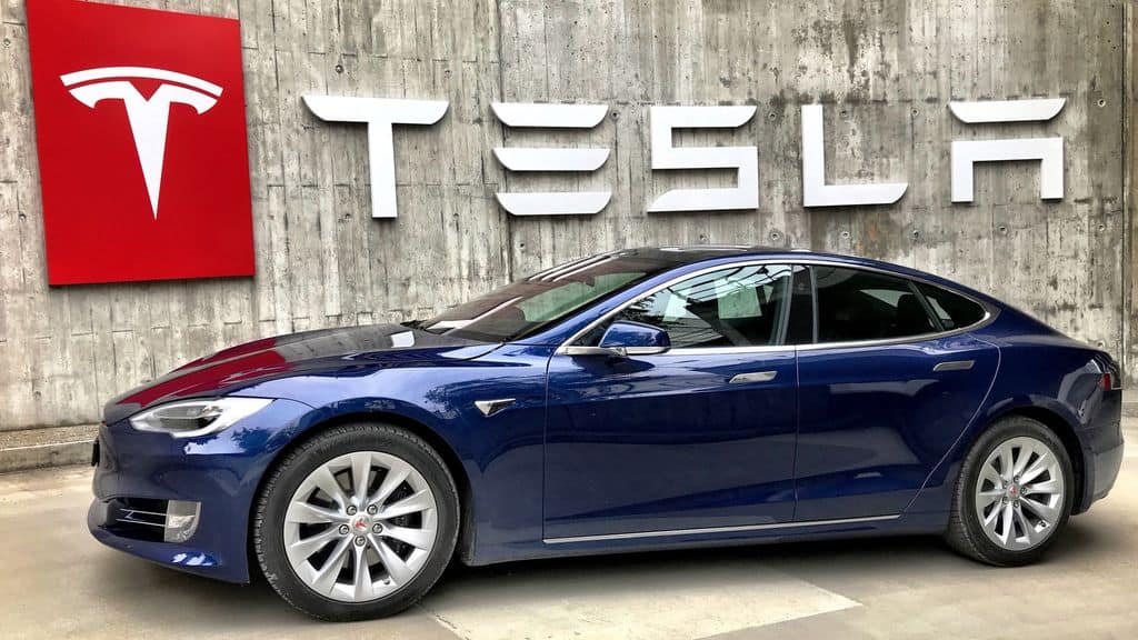 Tesla Fans Schweiz