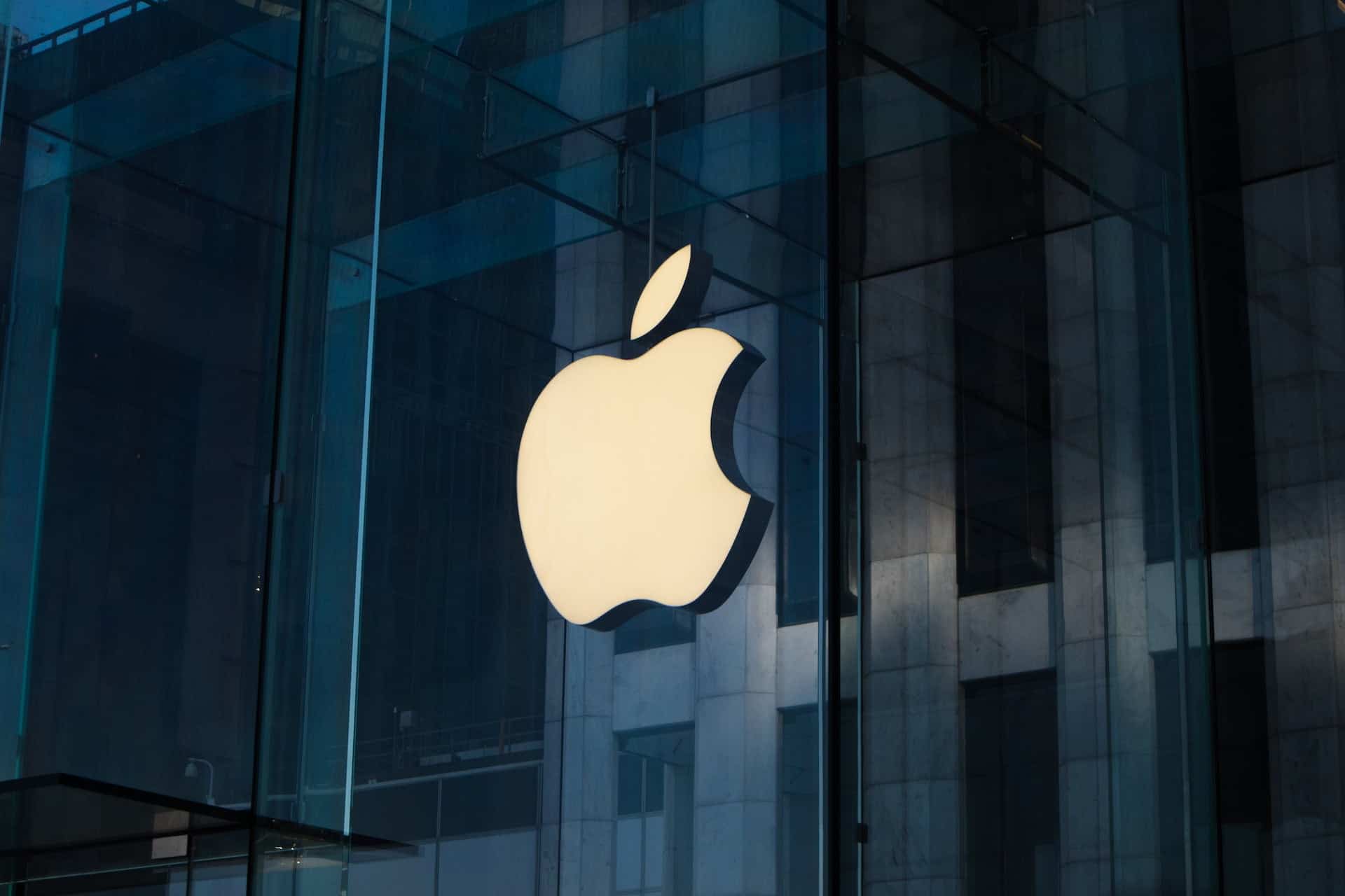 Apple enfrenta queda após relatório do Barclays
