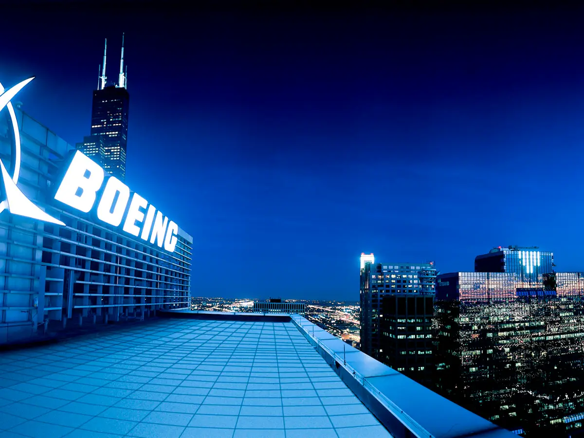 Boeing enfrenta queda nas ações após incidente