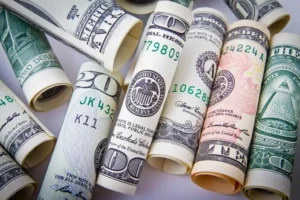 Cédulas de dólar- Trilionário — Foto: Pexels