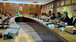 Representando a FIEC, Chico Esteves participou da reunião do Fórum sobre estratégias para microempresas e empresas de pequeno porte.