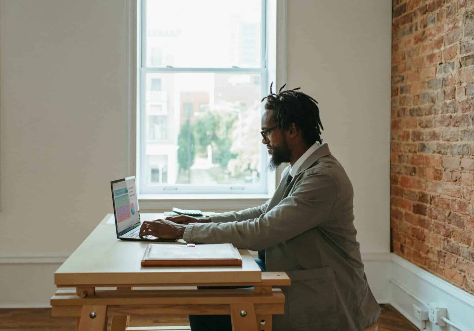 Flexibilizando horários para melhorar produtividade. (Foto: Windows/Unsplash)