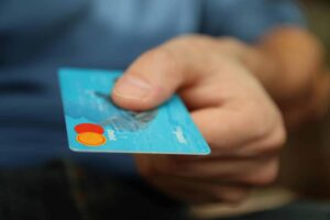 Fusão de gigantes do cartão de crédito balança setor. (Foto: Pixabay/Pexels)