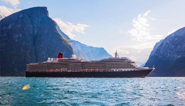 Surto no cruzeiro Queen Victoria faz 140 pessoas terem diarreia