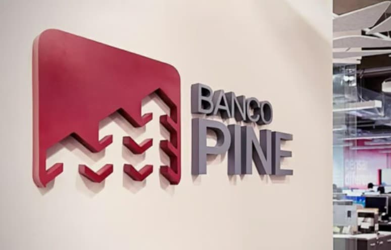 Banco Pine