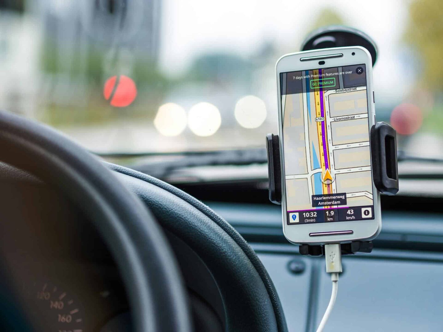 Lei inédita para motoristas de Uber e 99 em tramitação