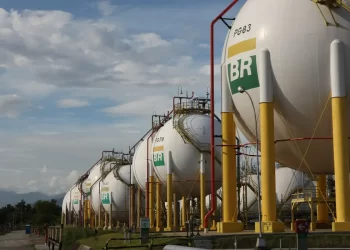 Petrobras reinicia operações na África