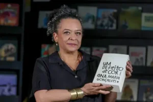 livro Um defeito de cor