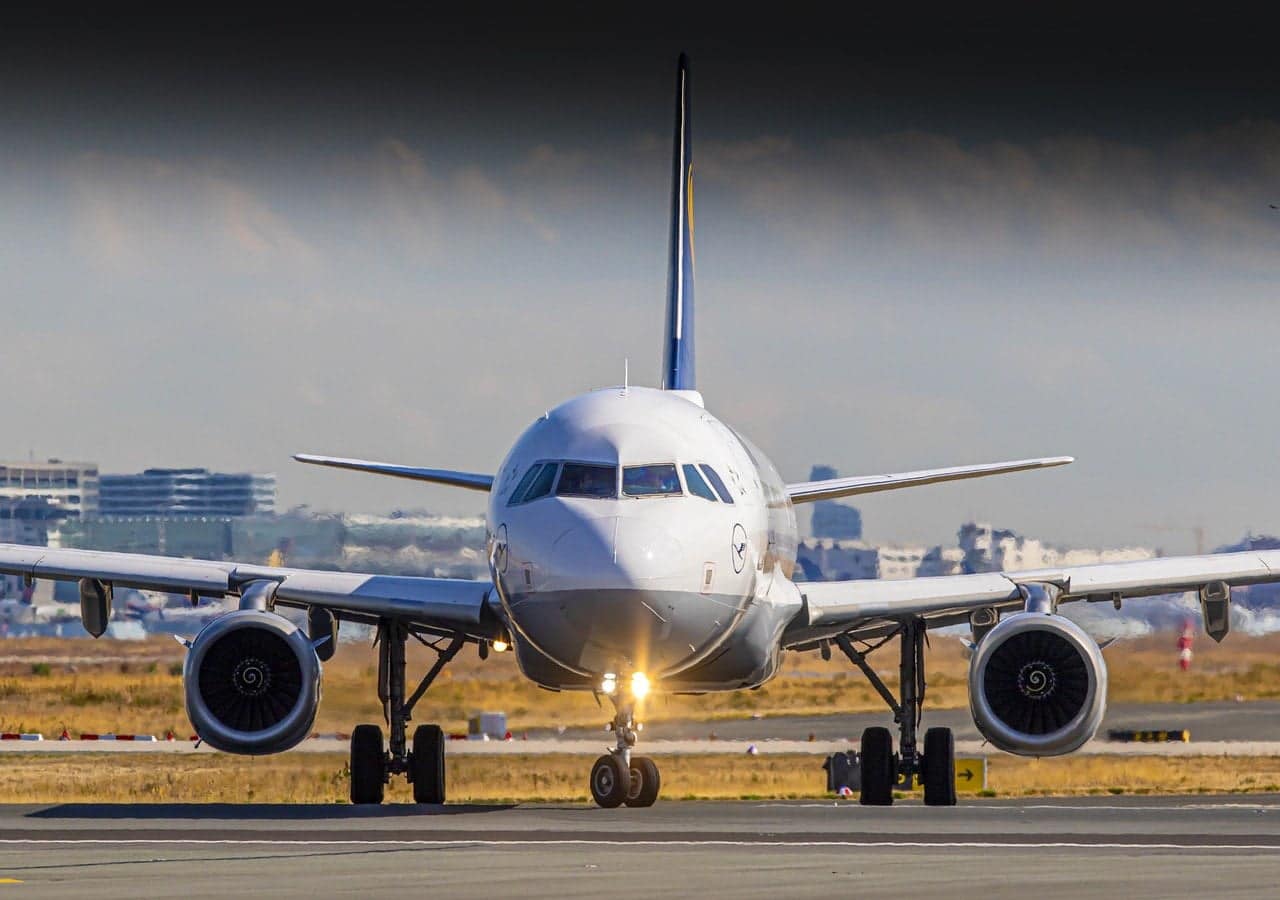 Ministério da Defesa da Holanda anunciou a compra de cinco aviões cargueiros C-390M da Embraer, empresa fabricante de aviões comerciais.