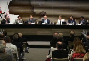 O Evento Nacional da Indústria e Serviços proporcionou um momento de conexão e colaboração entre a ApexBrasil e seus mais de 30 setores produtivos parceiros, melhorando a estratégia de promoção internacional dos setores industriais e de serviços.
