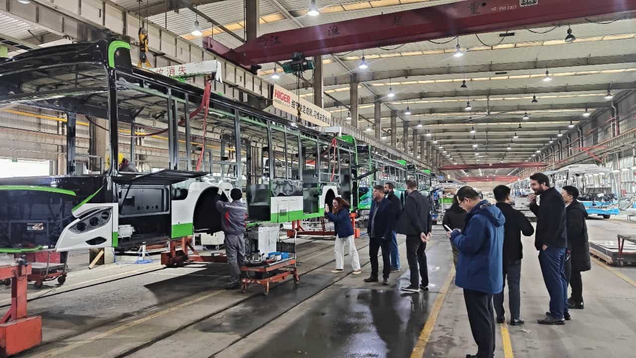 Sindicato dos Metalúrgicos do ABC visita Higer na China, vislumbrando avanços em ônibus elétricos para o mercado brasileiro.