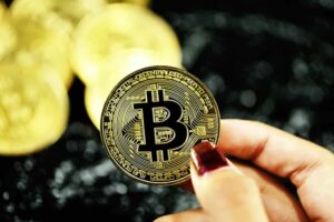 Conhece o 'halving'? Evento de abril pode disparar preço do bitcoin