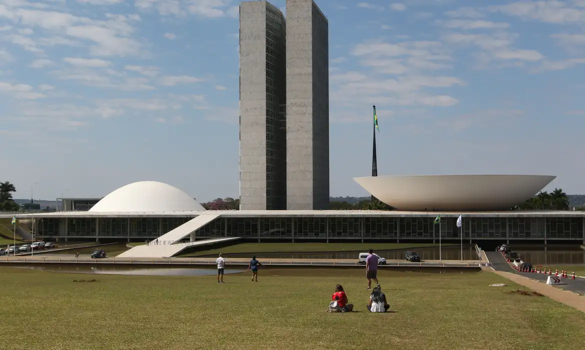 Datafolha revela preferências dos brasileiros pela democracia