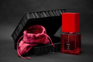 Couro, suor e pólvora: perfumes inusitados atraem consumidores