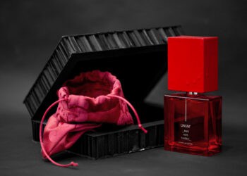 Couro, suor e pólvora: perfumes inusitados atraem consumidores