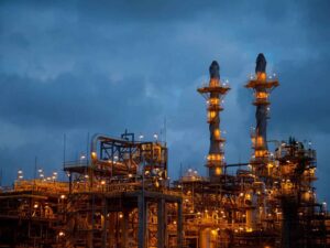 Petrobras anuncia usinas solares em três refinarias no país