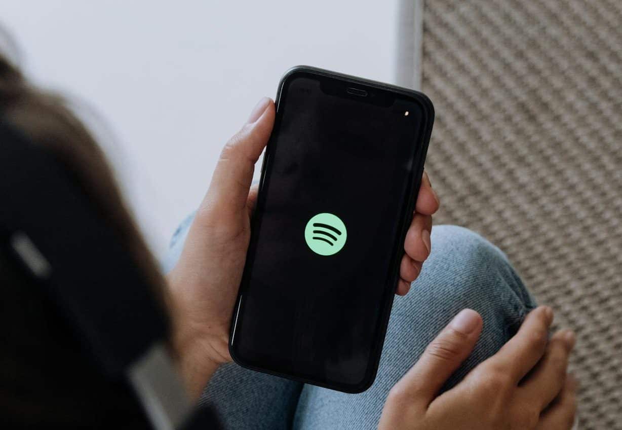 Aumento dos preços do Spotify em pauta. (Foto: Cottonbro Studio/Pexels)