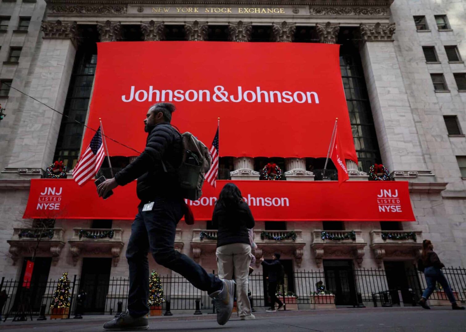 Johnson & Johnson investe em diversificação do portfólio. (Foto: Brendan McDemird/Reuters)