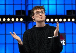 Paddy Cosgrave reassume. (Foto: Reprodução/Horacio Villalobos)