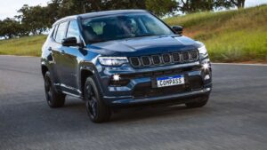 Carro a etanol retorna ao mercado com versões híbridas