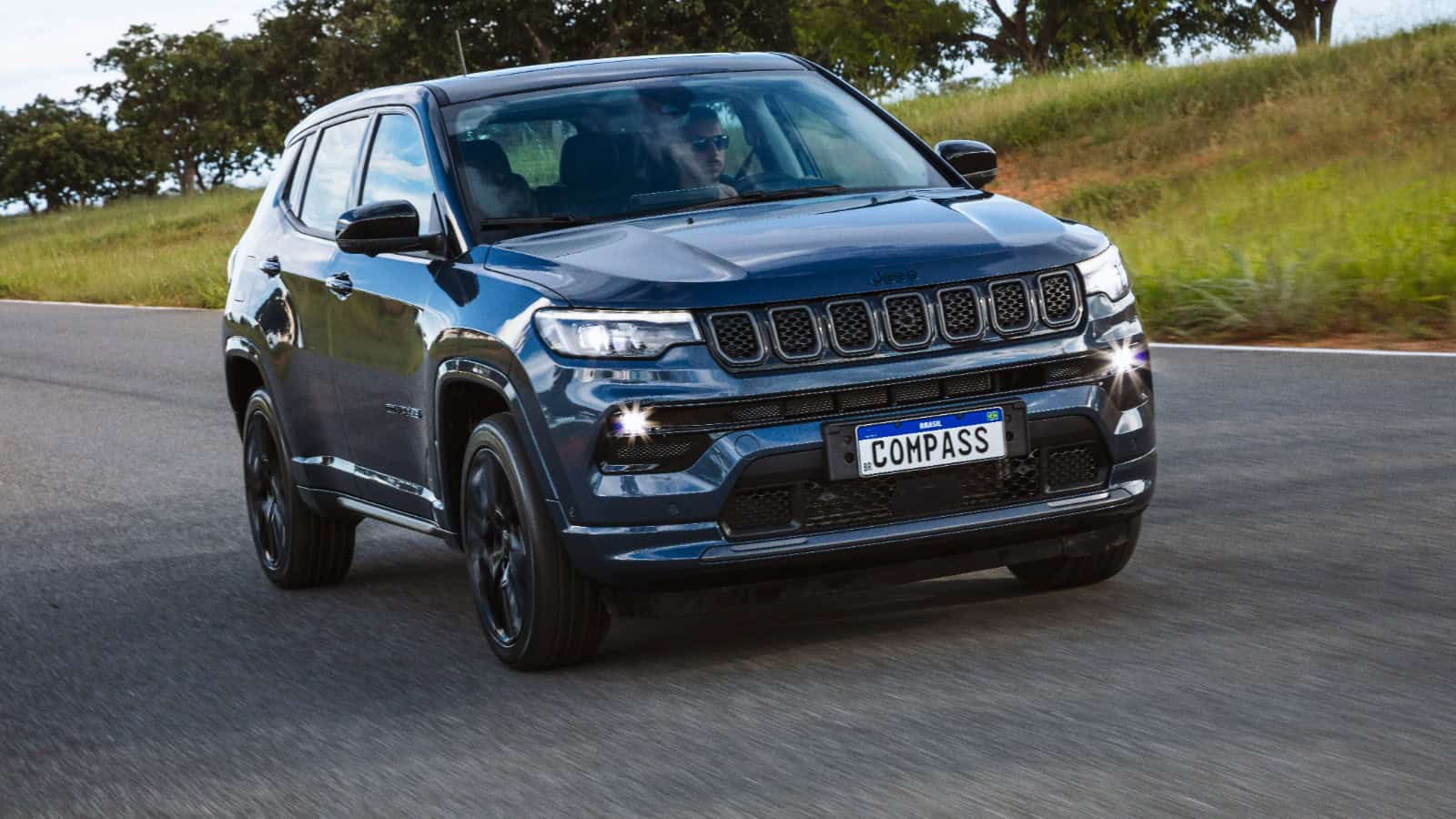 Carro a etanol retorna ao mercado com versões híbridas