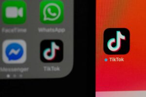 PL de banimento do TikTok aprovado nos EUA; entenda os efeitos