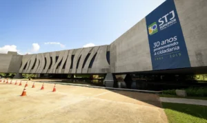 STJ autoriza faculdade a cobrar maiores mensalidades de calouros