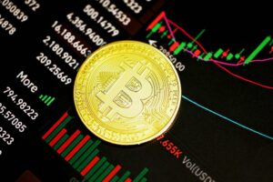 Bitcoin sobe 8% após dados de inflação dos EUA