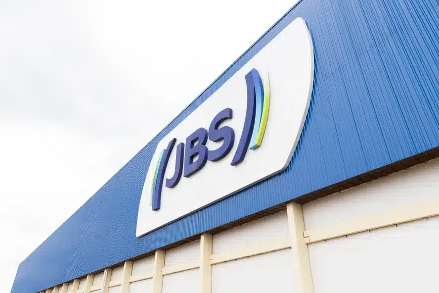 JBS reverte prejuízo e registra lucro de R$ 1,65 bi no 1º trimestre