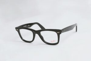 Meta avança no projeto de lançar óculos inteligentes em parceria com a Ray-Ban. (Foto: Joseph Okon/Pexels)