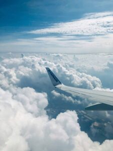 Restrições de voo no Brasil e no mundo. (Imagem: Denilo/Unsplash)