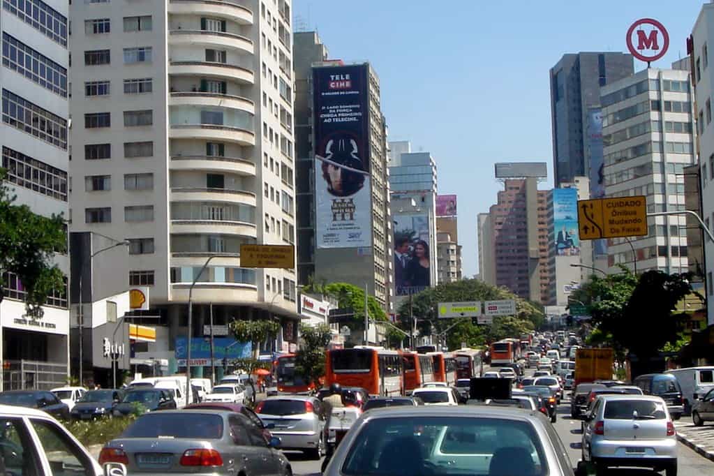 Seguro obrigatório SPVAT é sancionado por Lula. (Imagem: Mario Roberto Duran Ortiz/Wikimedia Commons)