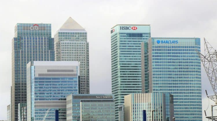 Home office em risco? Bancos como Citi e HSBC exigem presença nos escritórios