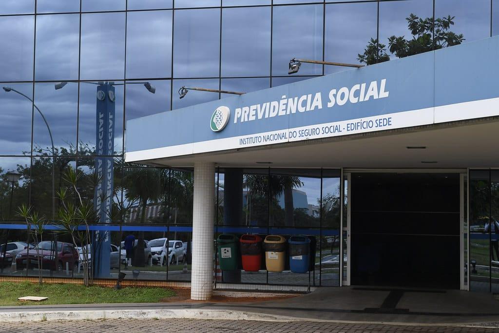 Corte de gastos: governo reavalia benefícios temporários do INSS