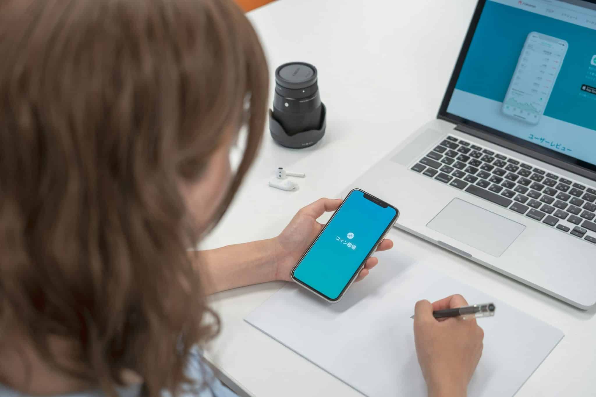 Dispositivos digitais no Brasil superam 2 por pessoa