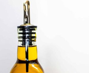 Entenda porque supermercados estão 'trancando' azeite. (Foto: Jonathan Ocampo/Unsplash)