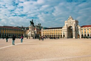 Milionários escolhem Lisboa entenda o fenômeno da capital portuguesa
