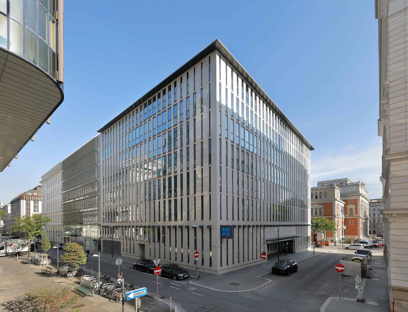 Opep mantém cortes de produção de petróleo. (Foto: C.Stadler/Bwag - Wikimedia Commons)