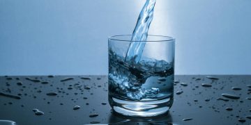 STF julga lei que exige que bares forneçam água gratuita no RJ