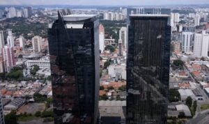 Os ativos vendidos compreendem 25 centros de conveniência e 5 lojas de rua.