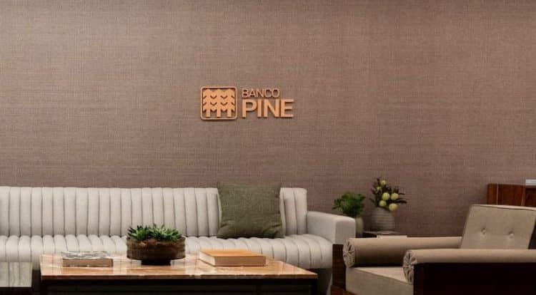 O Banco Pine foi o primeiro banco médio brasileiro a abrir seu capital na B3.